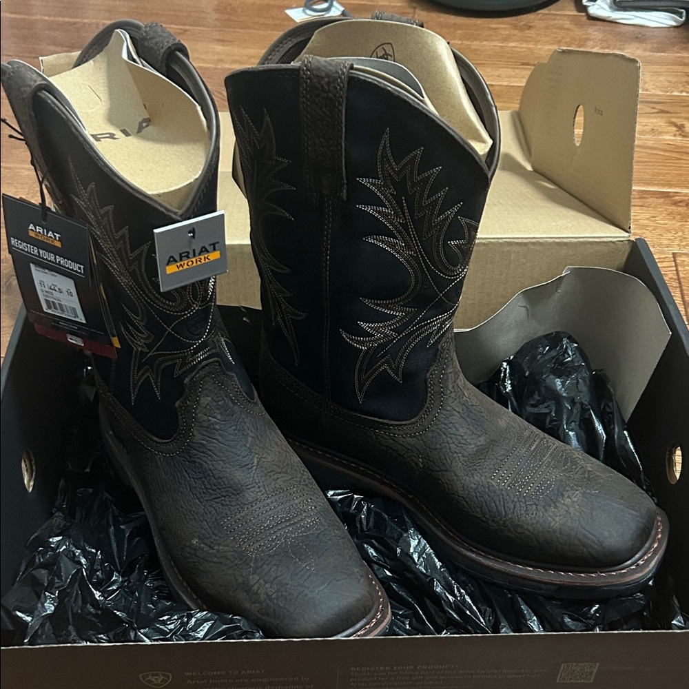 Brand New Men’s Ariat Workhog Boots